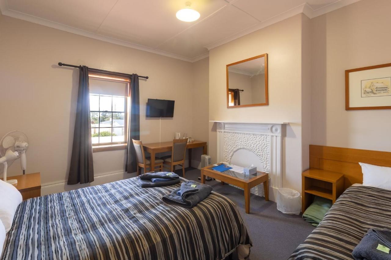 The Victoria Hotel Port MacDonnell Extérieur photo