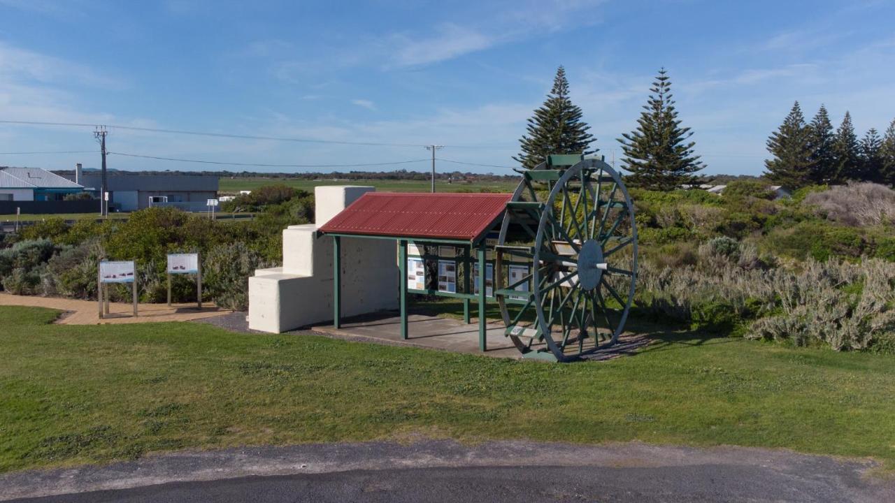 The Victoria Hotel Port MacDonnell Extérieur photo